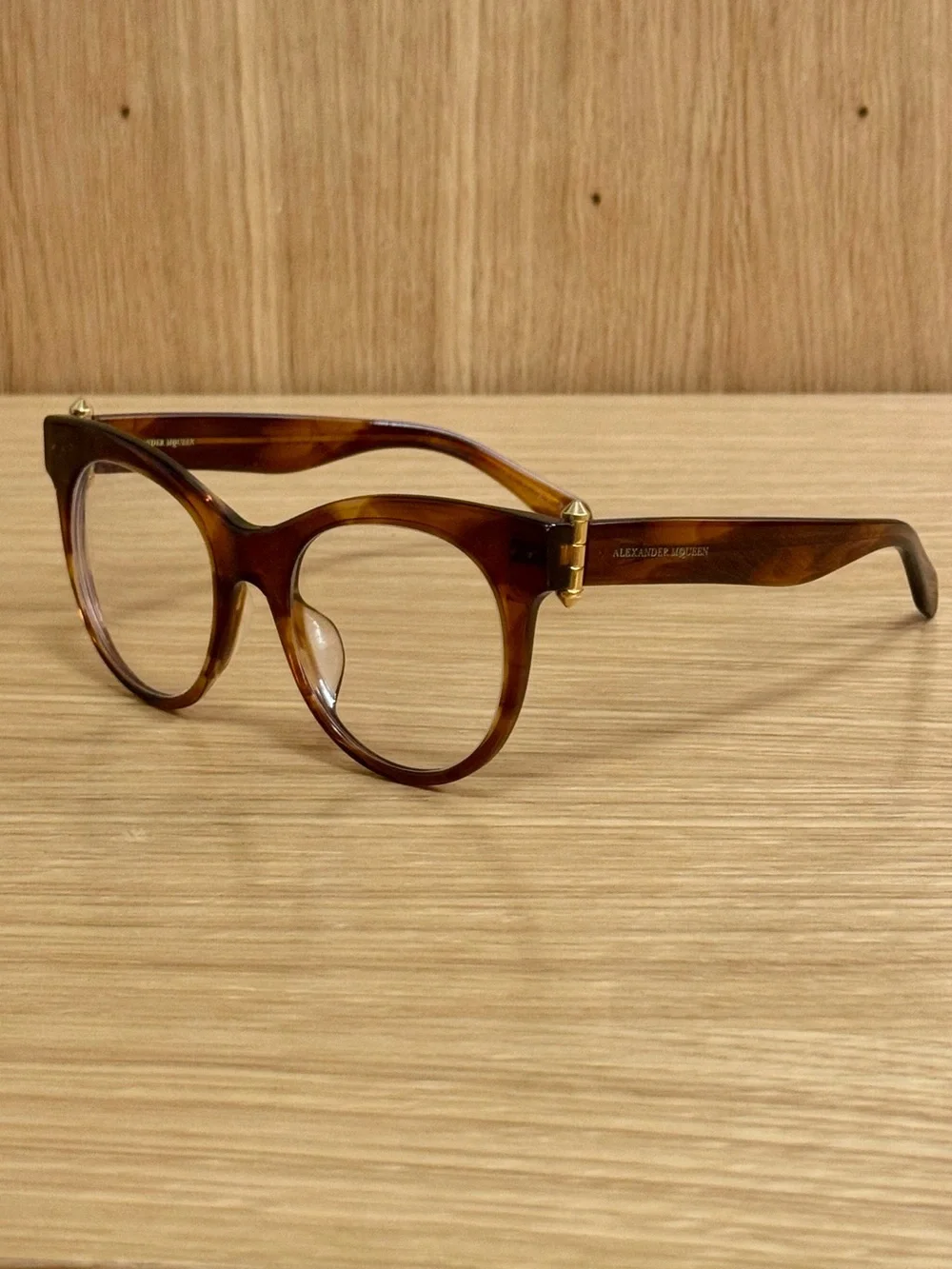 Alexander McQueen tortoiseshell cat